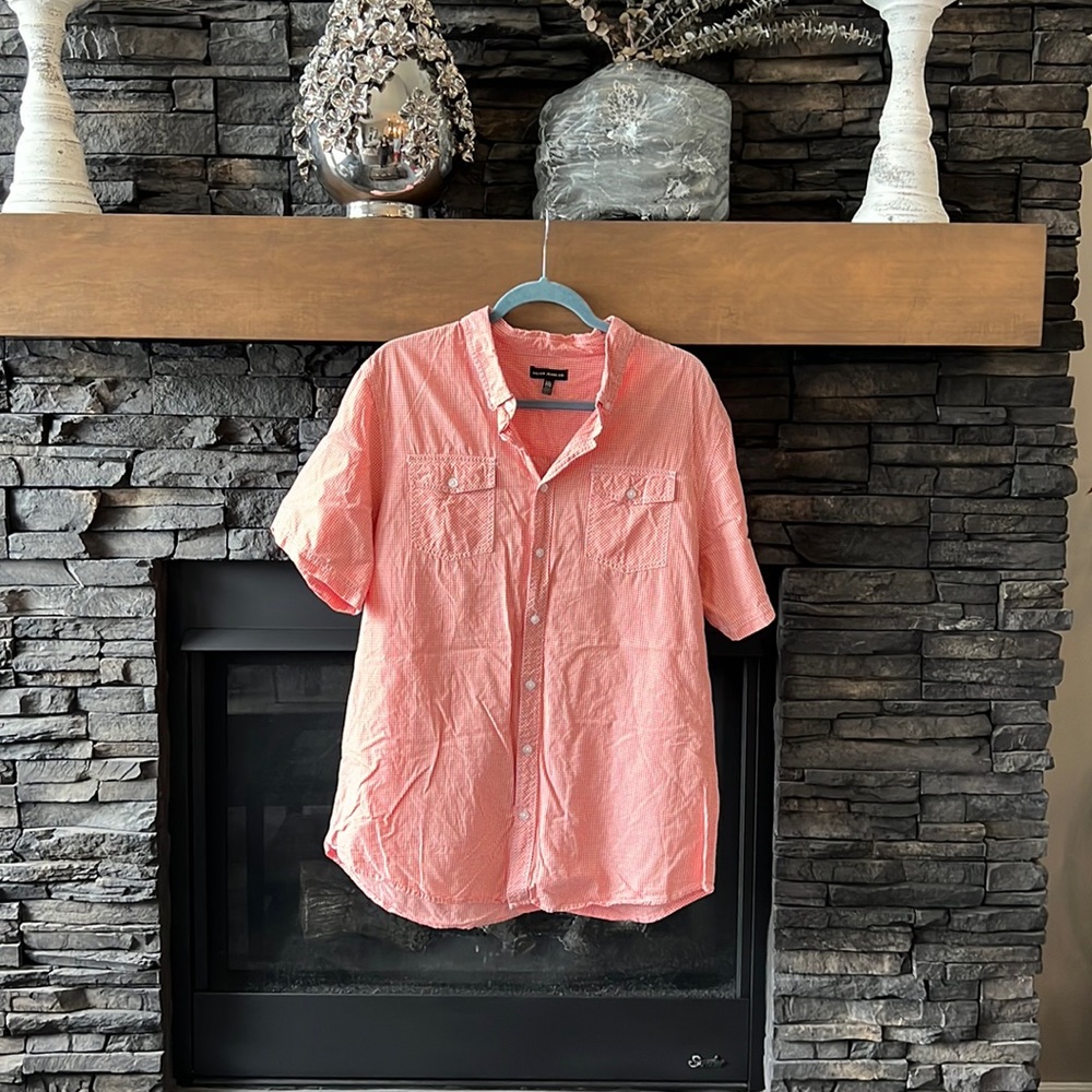 Short sleeve button down